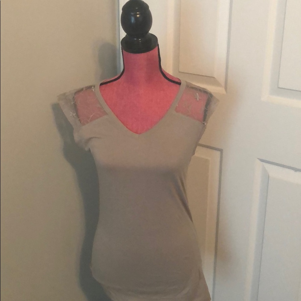 **Final Offer**🆕Grey shirt